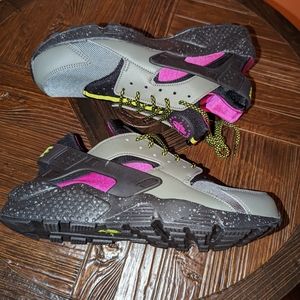 Brand New Nike Huarache Run